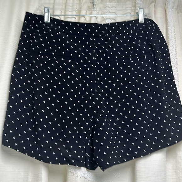 NWT Loft size 8 side zip shorts Black with white pindots - Picture 2 of 2